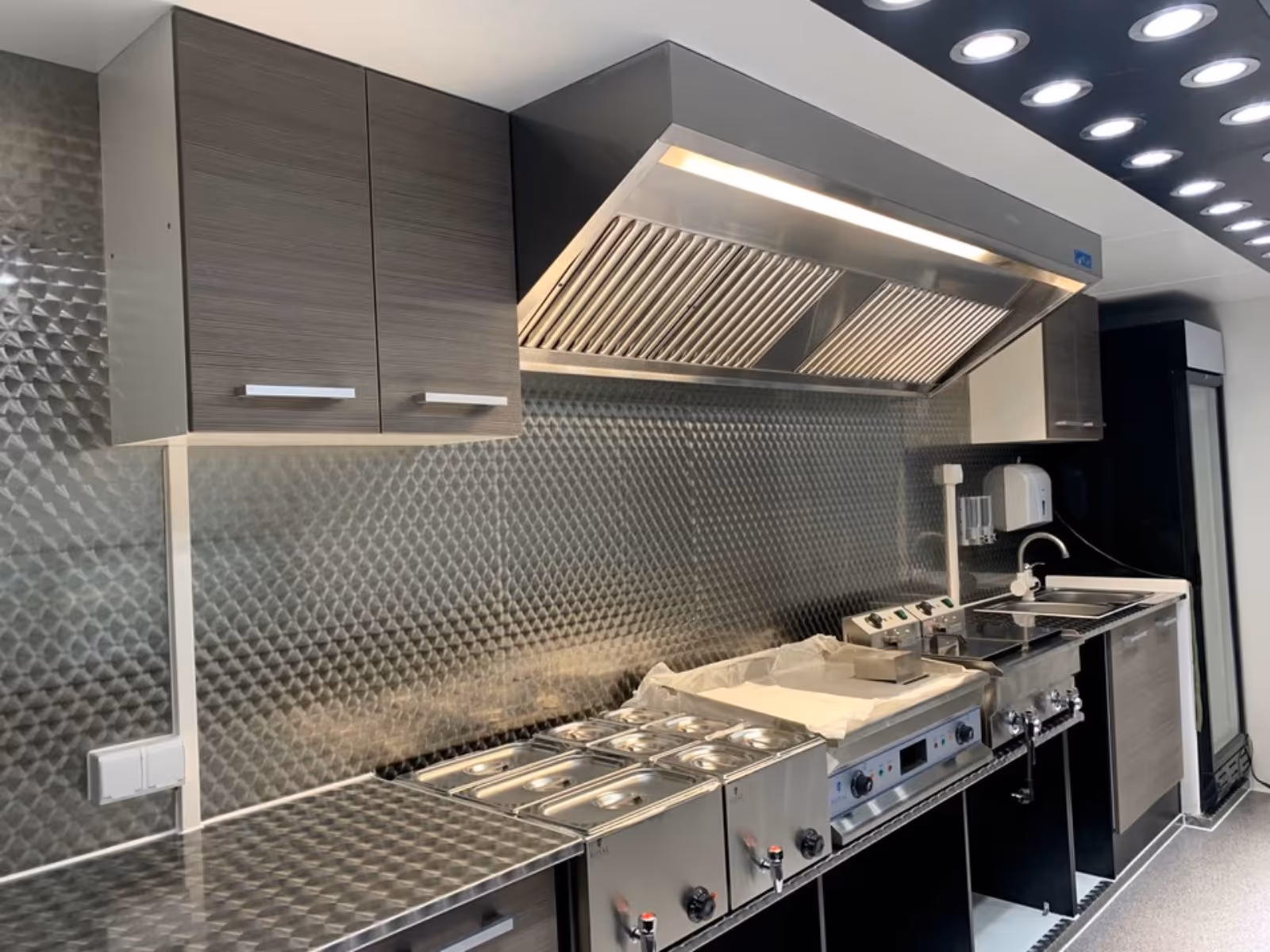 MEGA Grillwagen, Imbisswagen, FoodTruck, Imbissanhänger – Bild 2