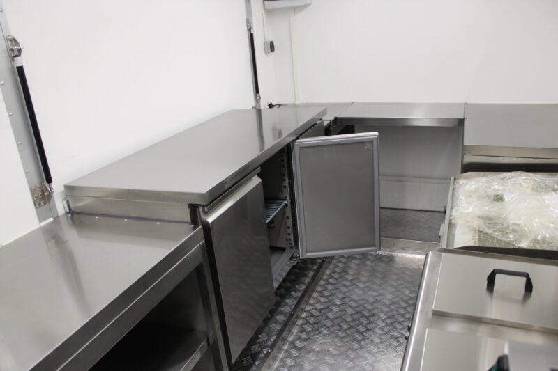 Edelstahl Foodtrailer 🔥 4,8m – Bild 6