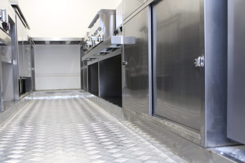 Edelstahl Foodtrailer 🔥 4,8m – Bild 9